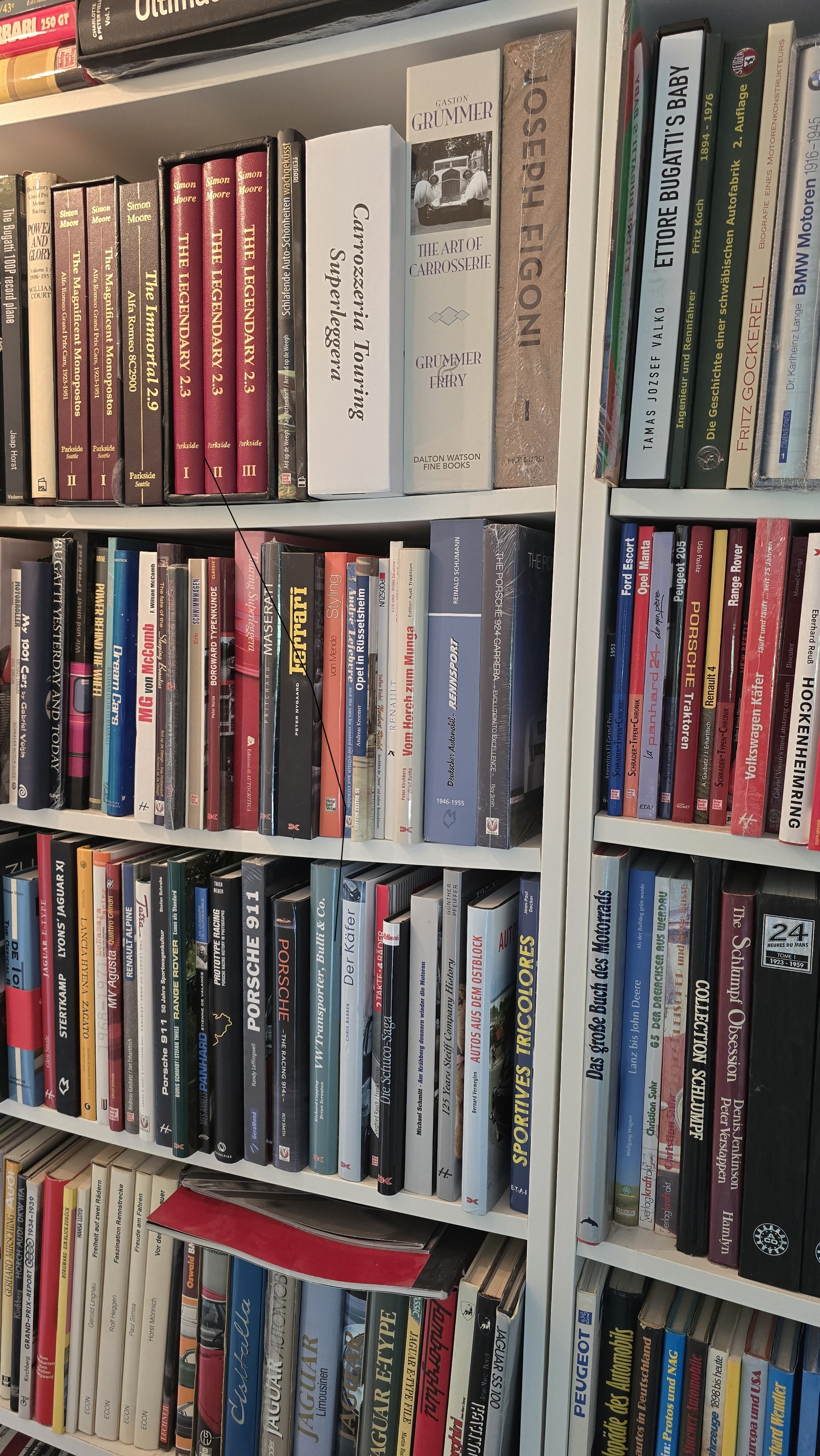 Fachbibliothek mit Autobüchern und Motorsportbüchern für den Bücherankauf in Fulda